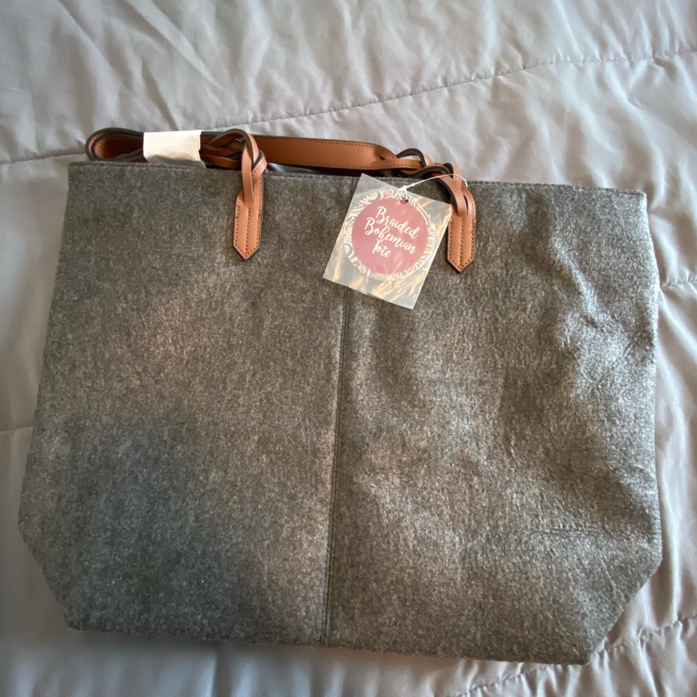 Gray tote bag